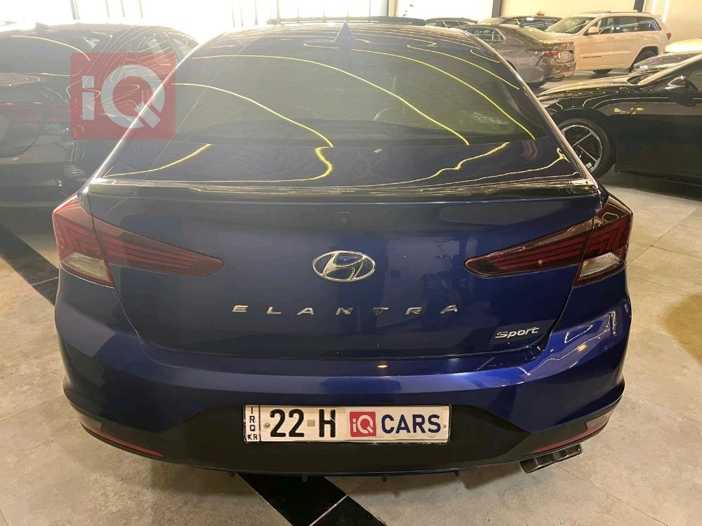 هیۆندای ئەلەنترا